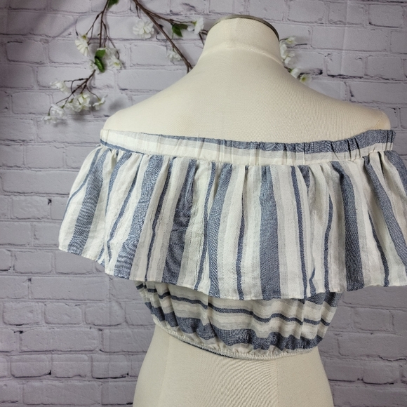 A'GACI OFF SHOULDERS RUFFLE CROPPED TOP sz M(+390) - Picture 11 of 14